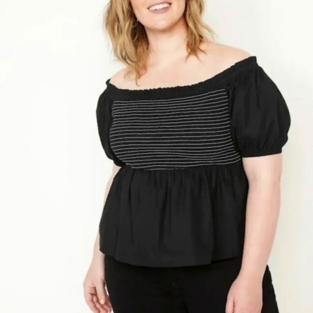 Old Navy NWT Women's Black Cotton Off Shoulder Smocked‎ Babydoll Swing Top